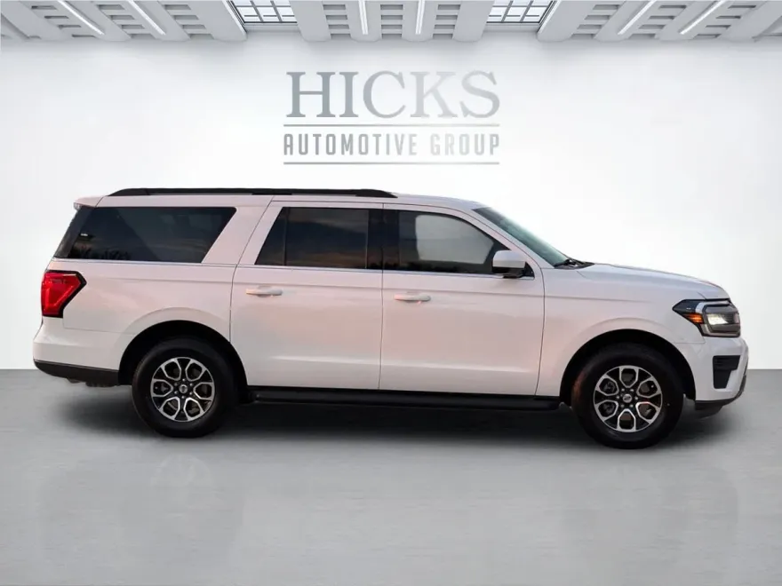 2022 Ford Expedition MAX XLT photo 1