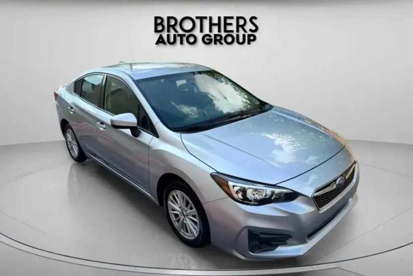 2017 Subaru Impreza 2.0i Premium photo 1
