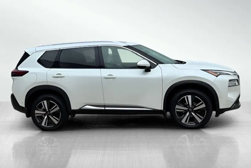 2023 Nissan Rogue SL photo 1