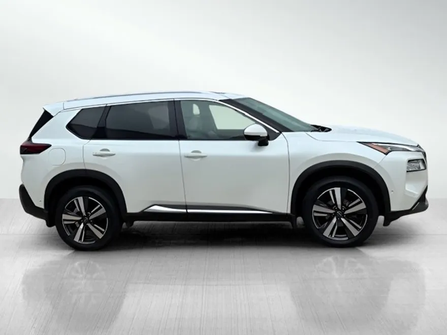 2023 Nissan Rogue SL photo 1