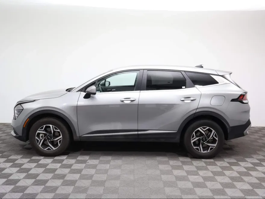2024 Kia Sportage LX photo 1