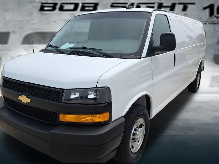 2023 Chevrolet Express 2500 photo 1