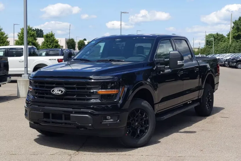 2025 Ford F-150 XLT photo 1