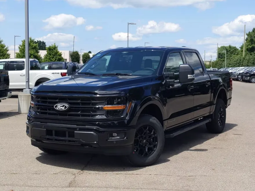 2025 Ford F-150 XLT photo 1