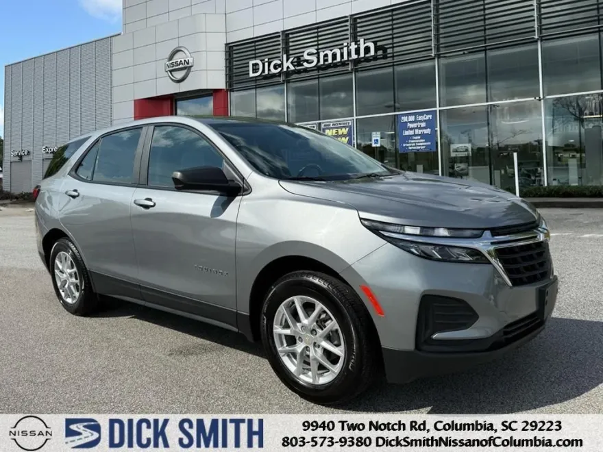 2023 Chevrolet Equinox LS photo 1