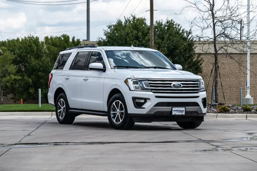 2021 Ford Expedition XLT photo 1