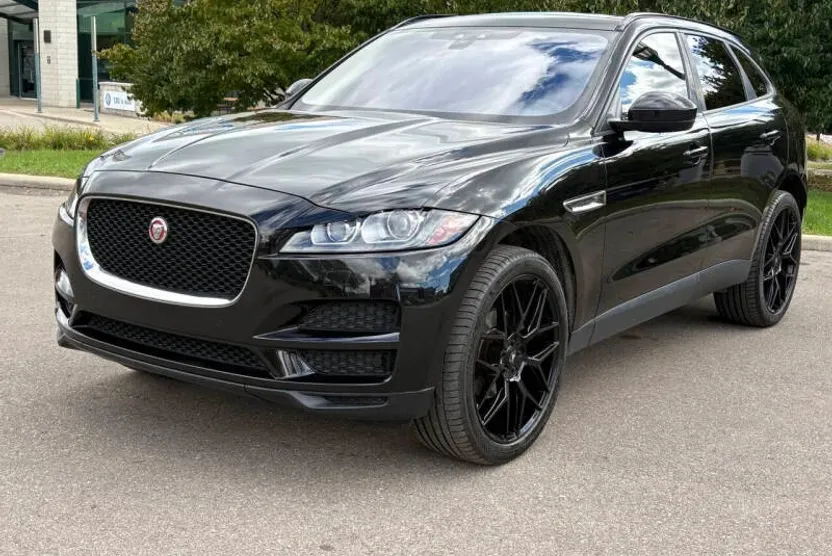 2017 Jaguar F-PACE Premium photo 1