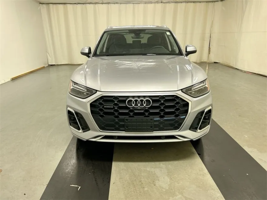 2024 Audi Q5 45 S line Premium photo 1