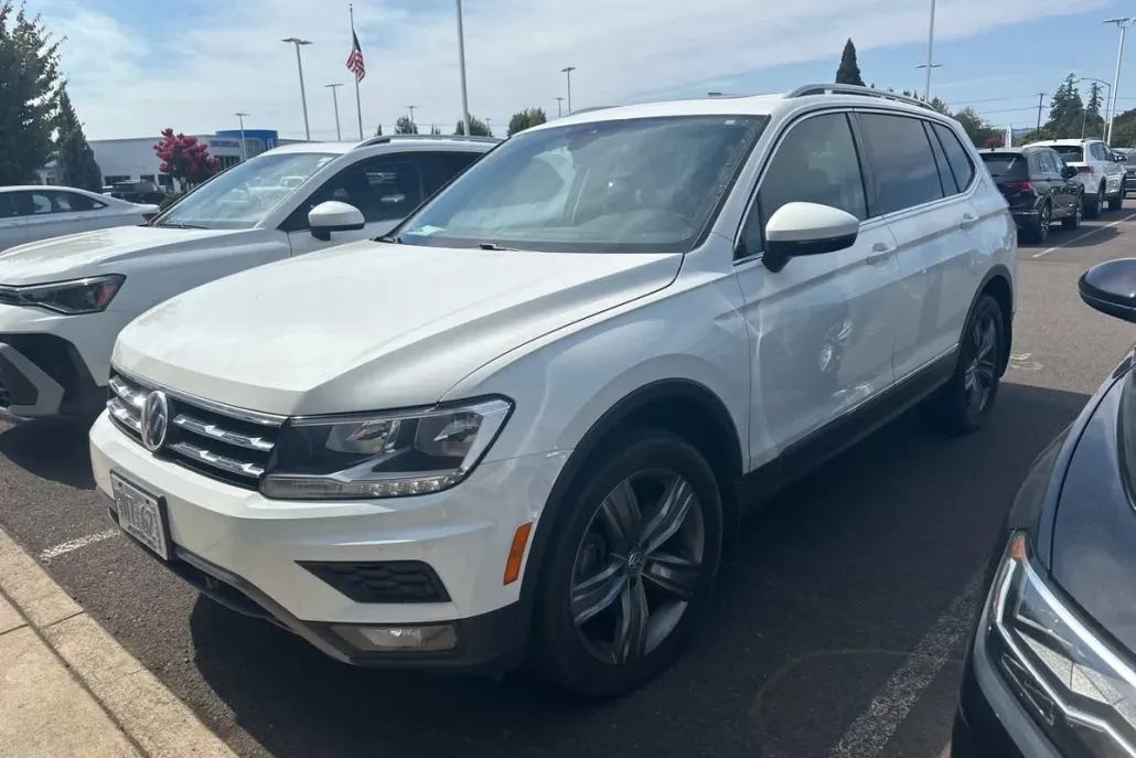 2020 Volkswagen Tiguan SEL photo 1
