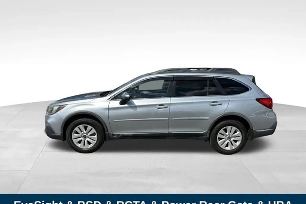 2018 Subaru Outback 2.5i Premium photo 1
