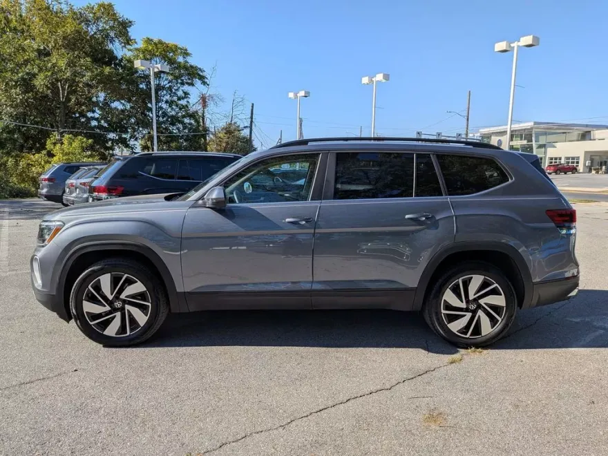 2024 Volkswagen Atlas SE Technology photo 1