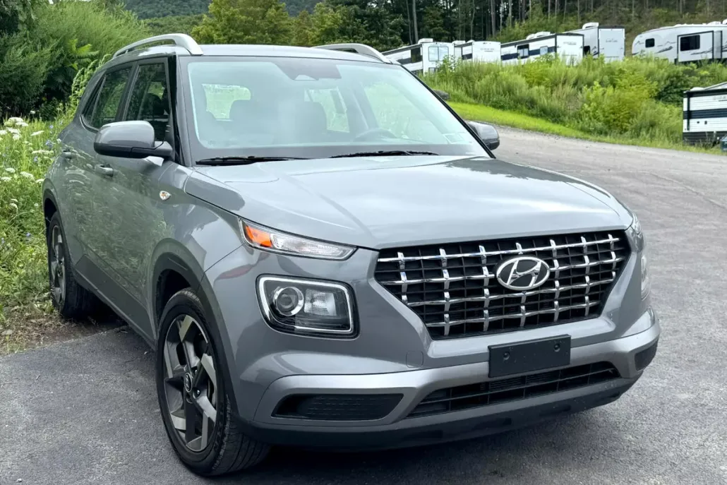 2023 Hyundai Venue SEL photo 1