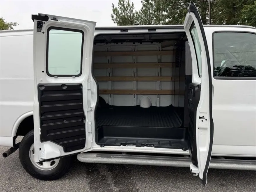 2023 Chevrolet Express Cargo 2500 Van photo 1