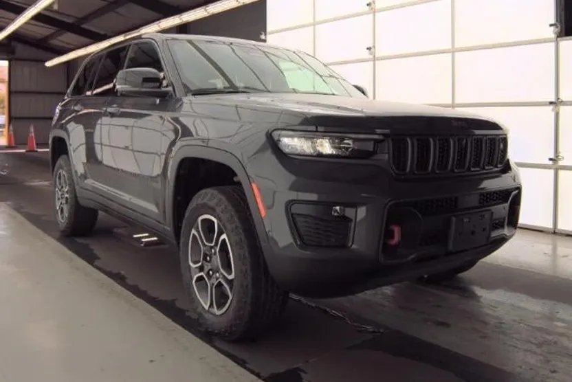 2022 Jeep Grand Cherokee Trailhawk photo 1
