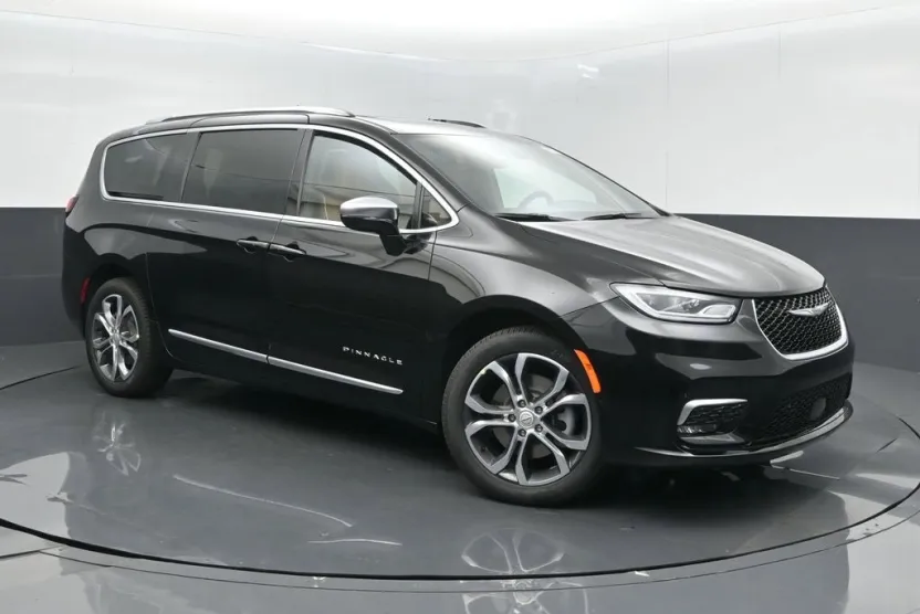 2026 Chrysler Pacifica Pinnacle photo 1