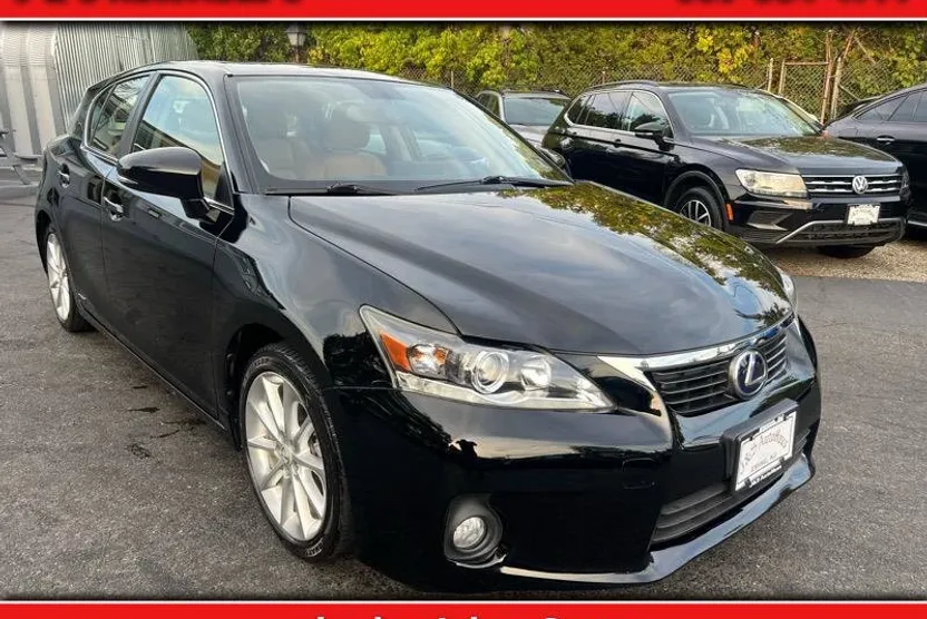 2013 Lexus CT 200h photo 1