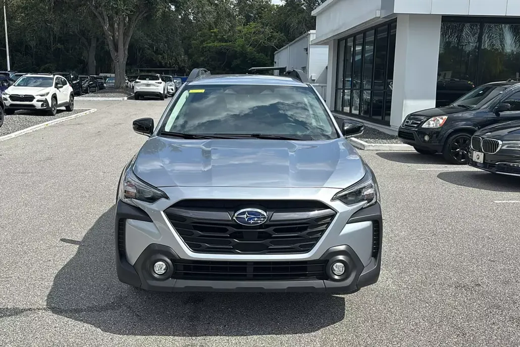 2025 Subaru Outback Premium photo 1