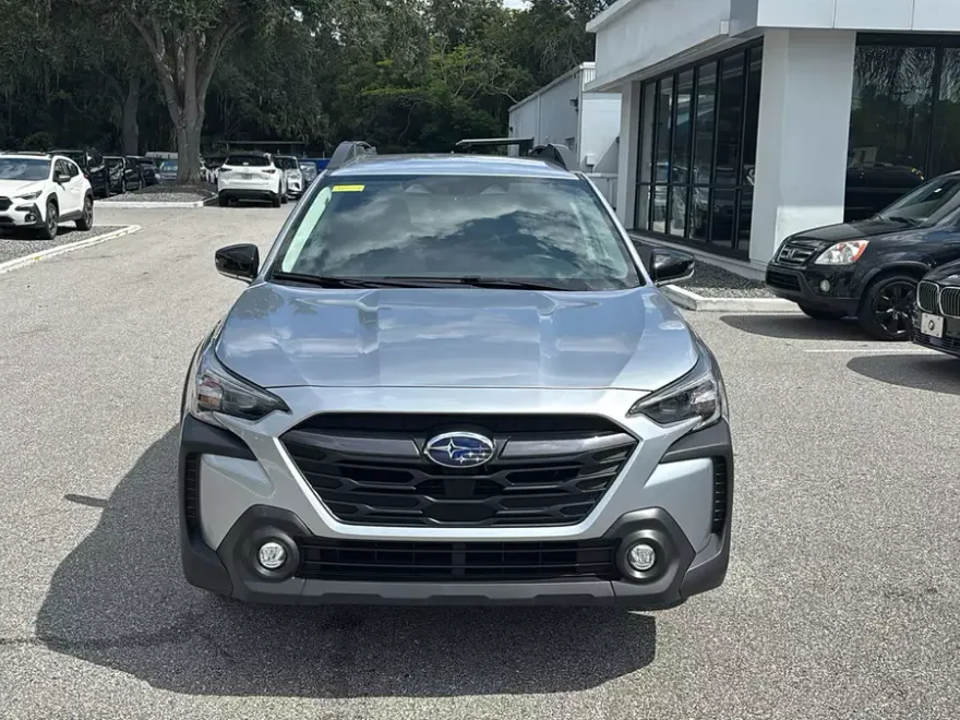 2025 Subaru Outback Premium photo 1