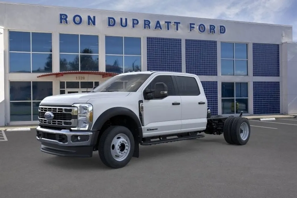 2026 Ford F-550 photo 1