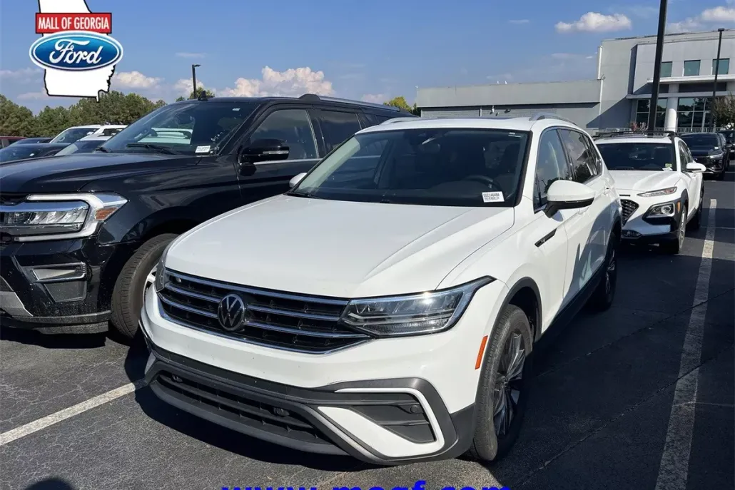 2022 Volkswagen Tiguan SE photo 1