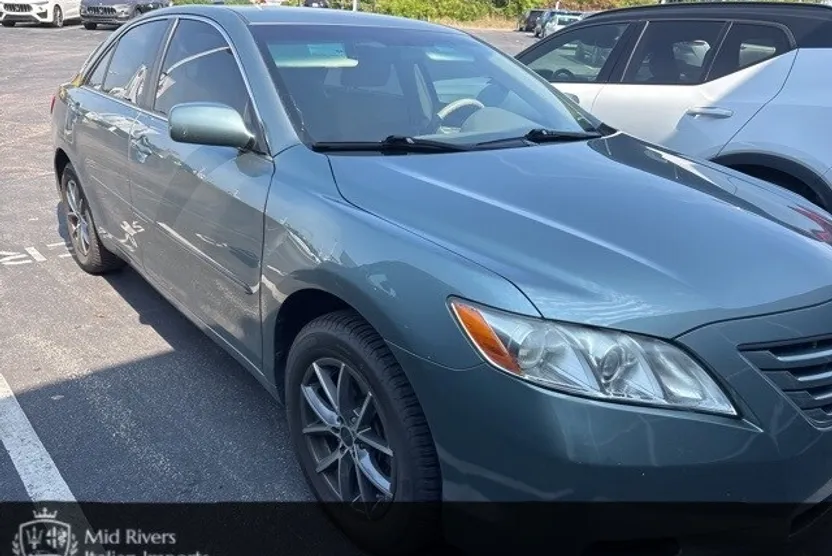 2008 Toyota Camry LE photo 1