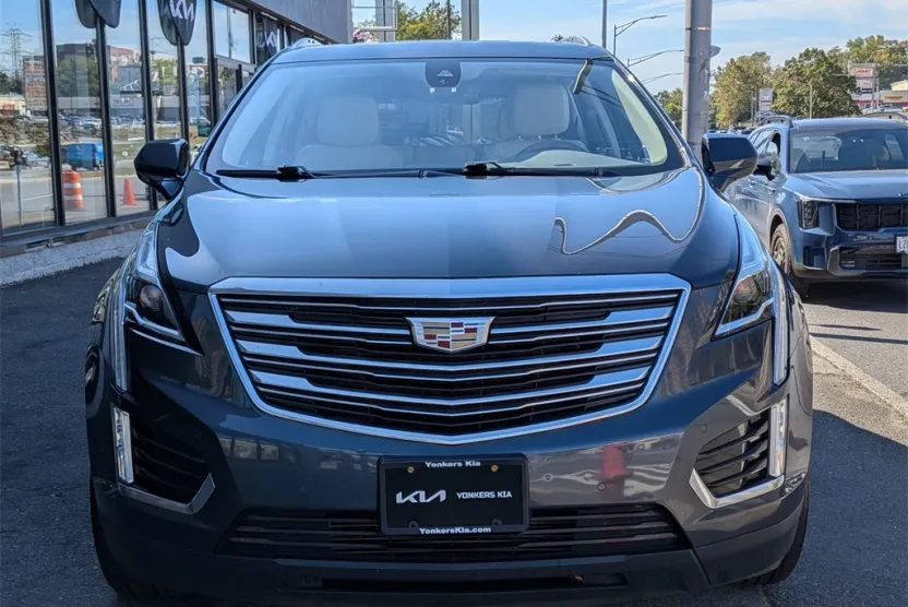 2019 Cadillac XT5 Luxury photo 1