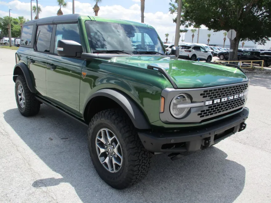 2025 Ford Bronco Badlands photo 1