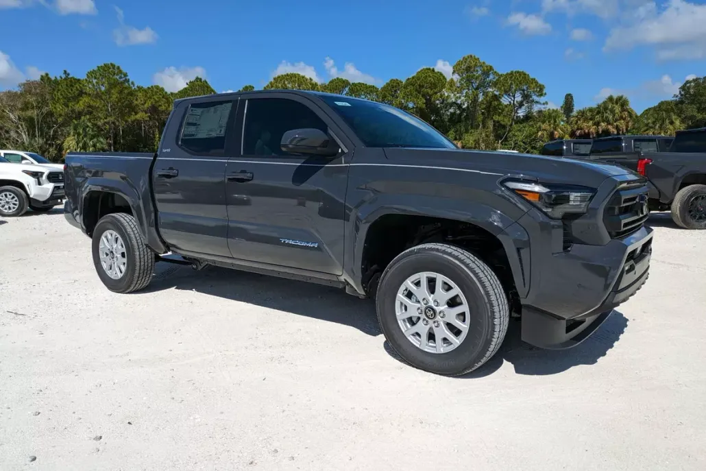 2025 Toyota Tacoma SR5 photo 1