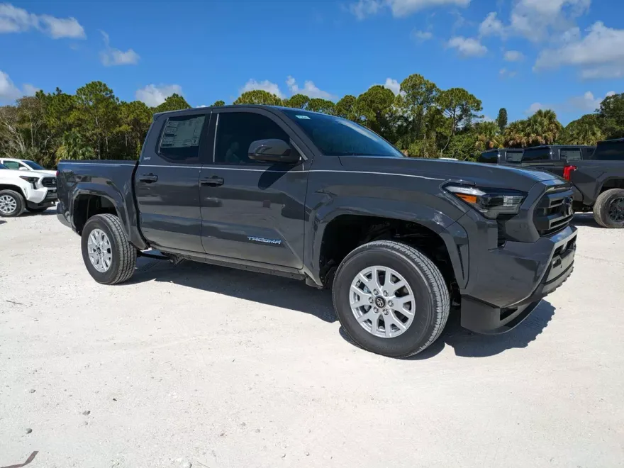 2025 Toyota Tacoma SR5 photo 1