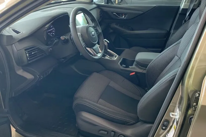 2025 Subaru Outback Premium photo 1