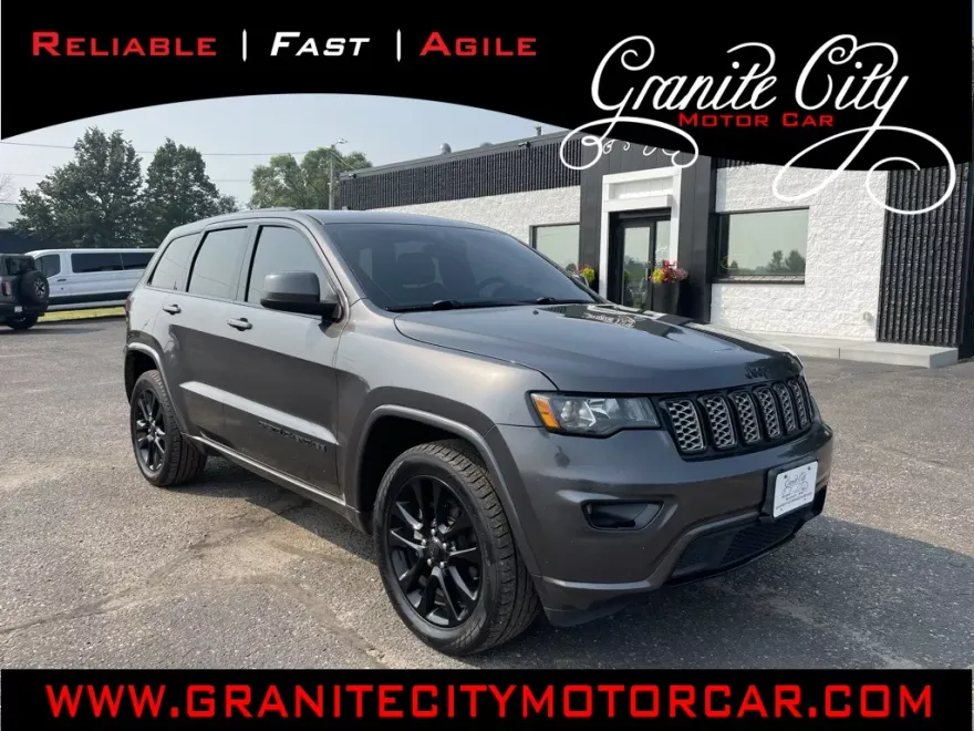 2017 Jeep Grand Cherokee Altitude photo 1