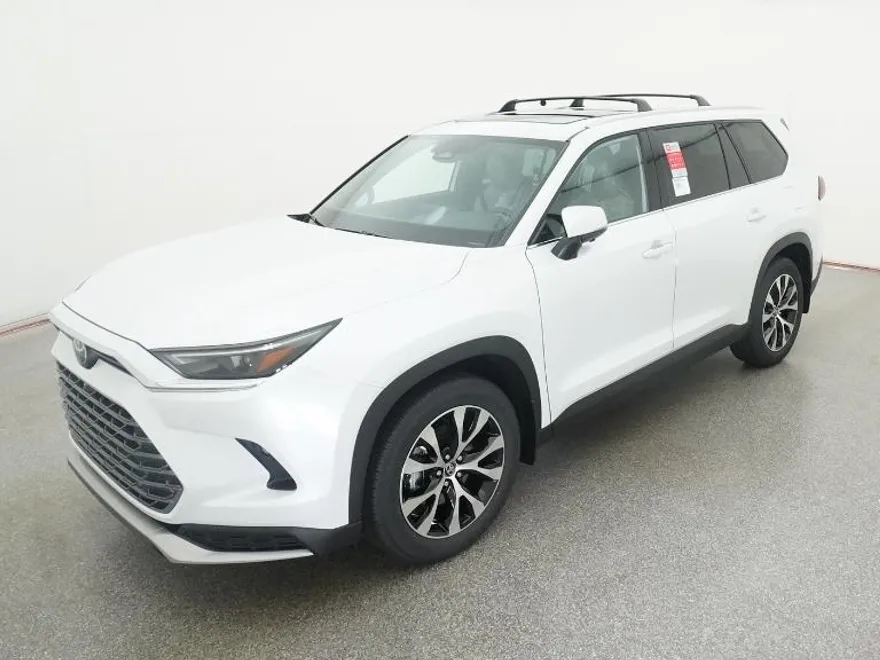 2026 Toyota Highlander Hybrid Limited photo 1