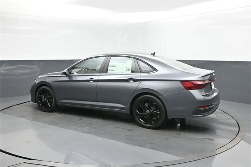 2025 Volkswagen Jetta 1.5T SE photo 1
