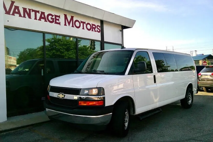 2019 Chevrolet Express LT 3500 Passenger photo 1