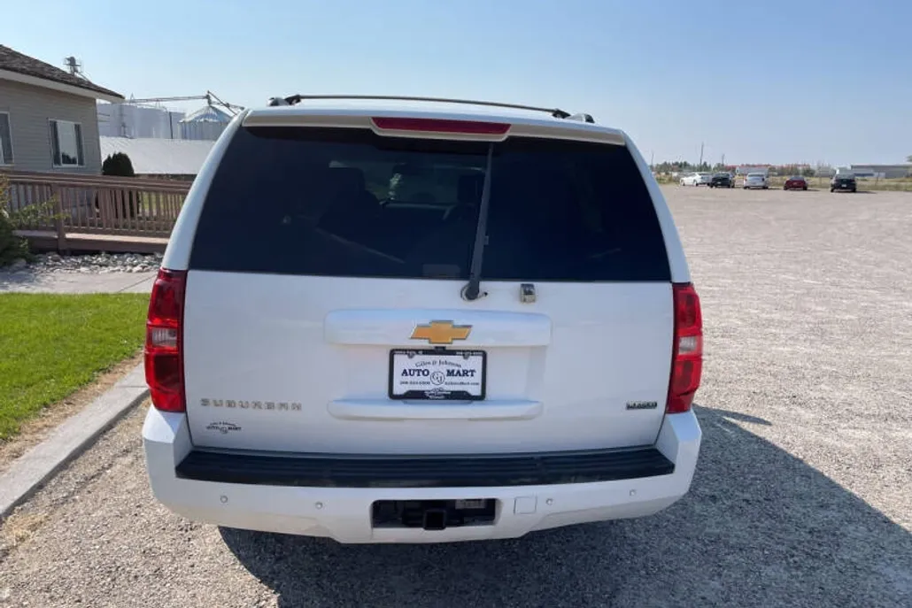 2012 Chevrolet Suburban LT 1500 photo 1