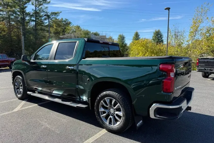 2020 Chevrolet Silverado 1500 LT photo 1