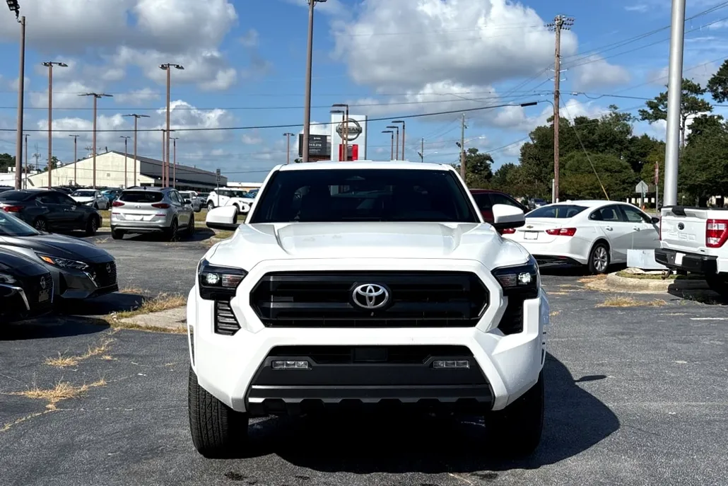 2024 Toyota Tacoma SR5 photo 1