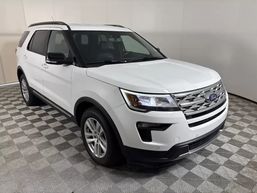 2018 Ford Explorer XLT photo 1