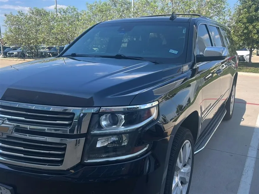 2017 Chevrolet Suburban Premier photo 1
