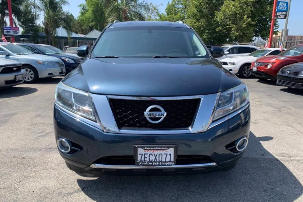 2014 Nissan Pathfinder SL photo 1