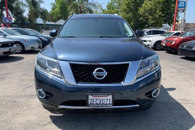 2014 Nissan Pathfinder SL photo 1