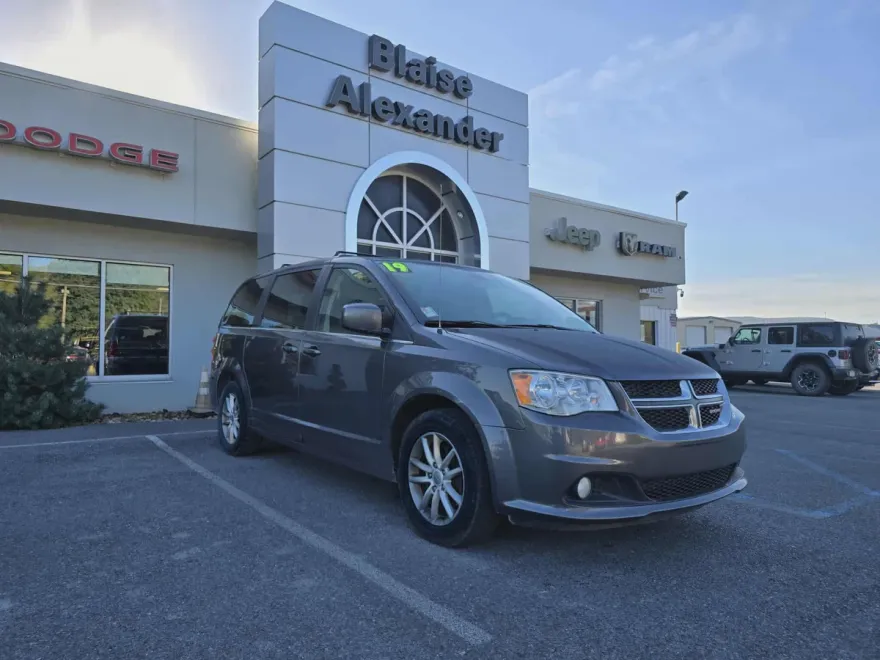 2019 Dodge Grand Caravan SXT photo 1