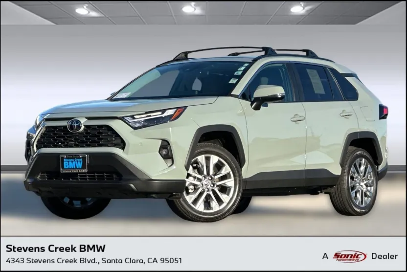 2023 Toyota RAV4 XLE Premium photo 1
