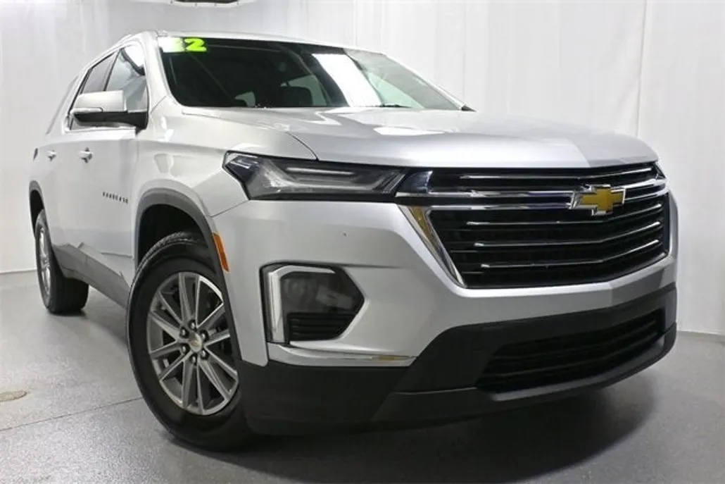 2022 Chevrolet Traverse Leather photo 1