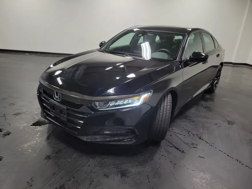 2018 Honda Accord Sport 2.0T photo 1