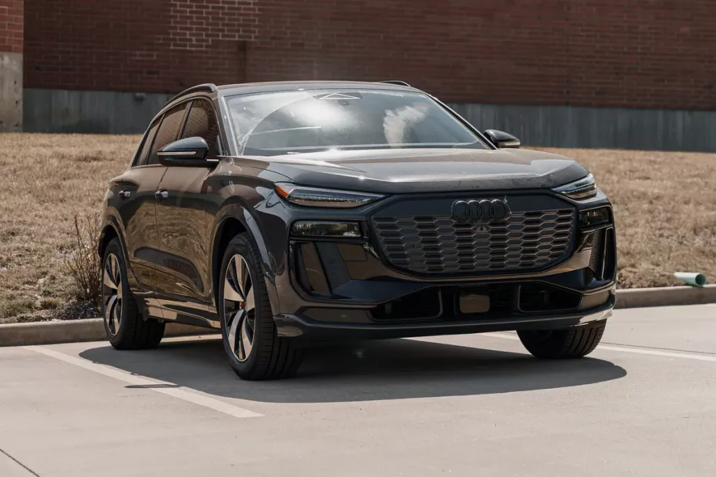 2025 Audi SQ6 photo 1