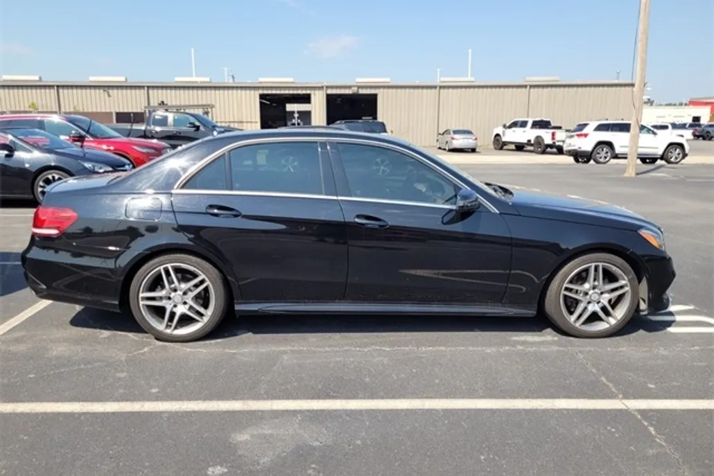 2014 Mercedes Benz E 350 4MATIC photo 1