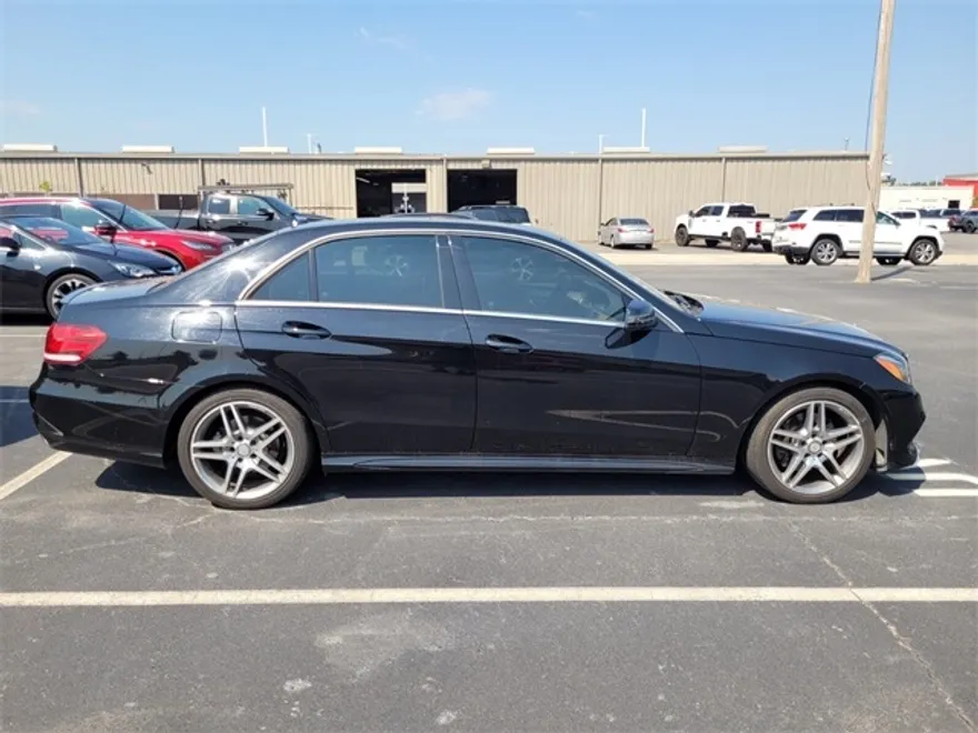 2014 Mercedes Benz E 350 4MATIC photo 1