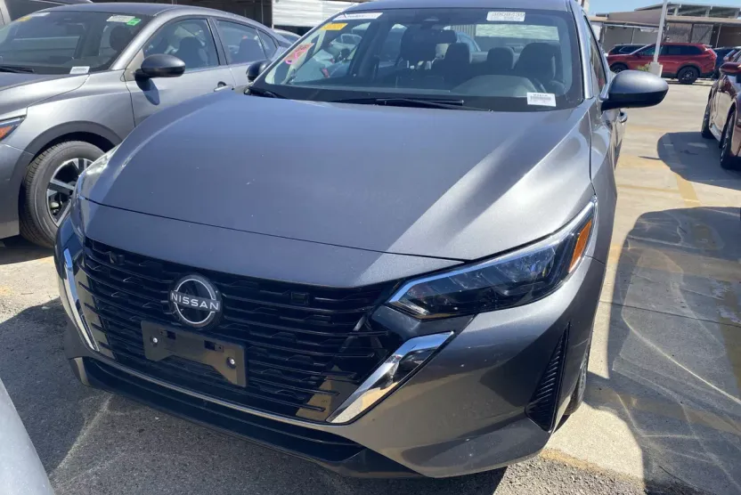 2024 Nissan Sentra SV photo 1