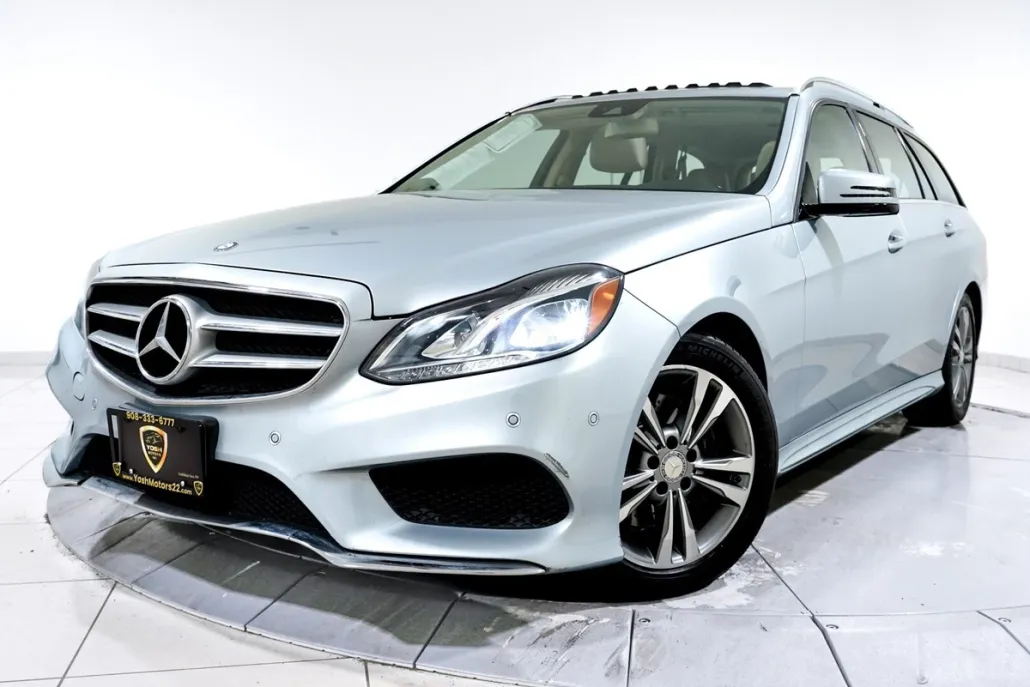 2016 Mercedes Benz E 350 4MATIC Wagon photo 1